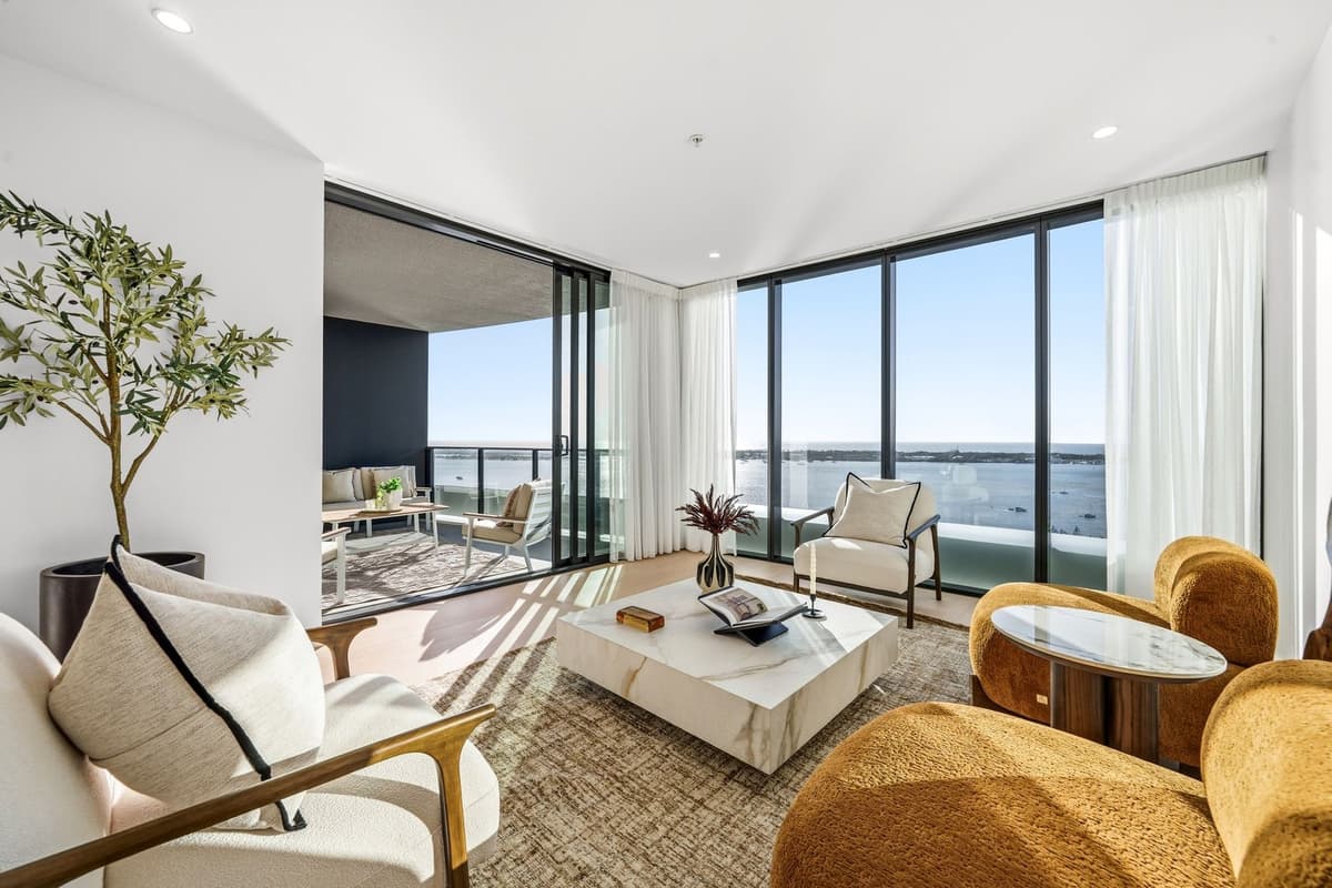 2002/180 Marine Parade, Labrador