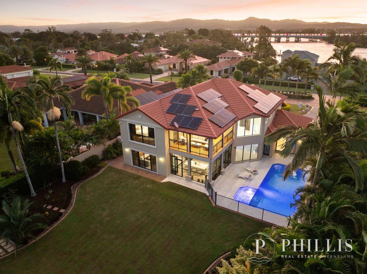 3166 Riverleigh Drive, Hope Island