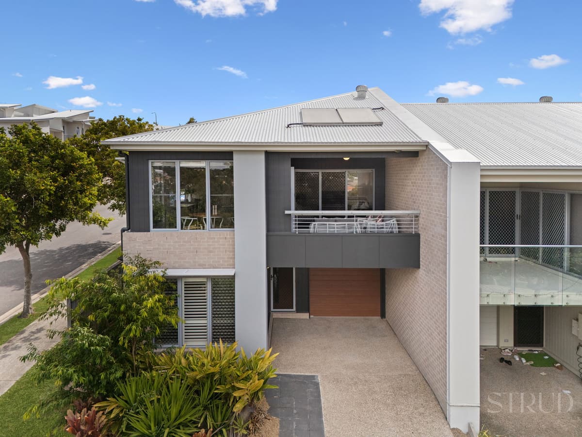 2 Mckivat Drive, Springfield Lakes