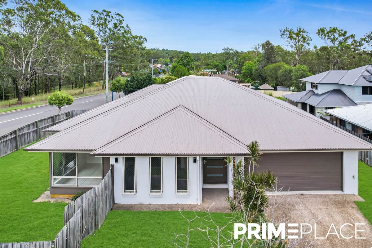 2 JOHNSTONE PLACE, Riverview