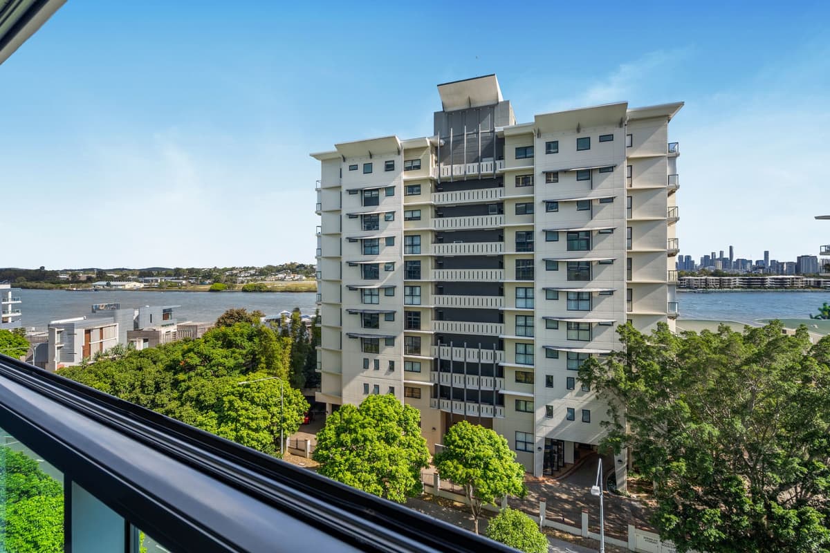 10612/8 Harbour Road, Hamilton
