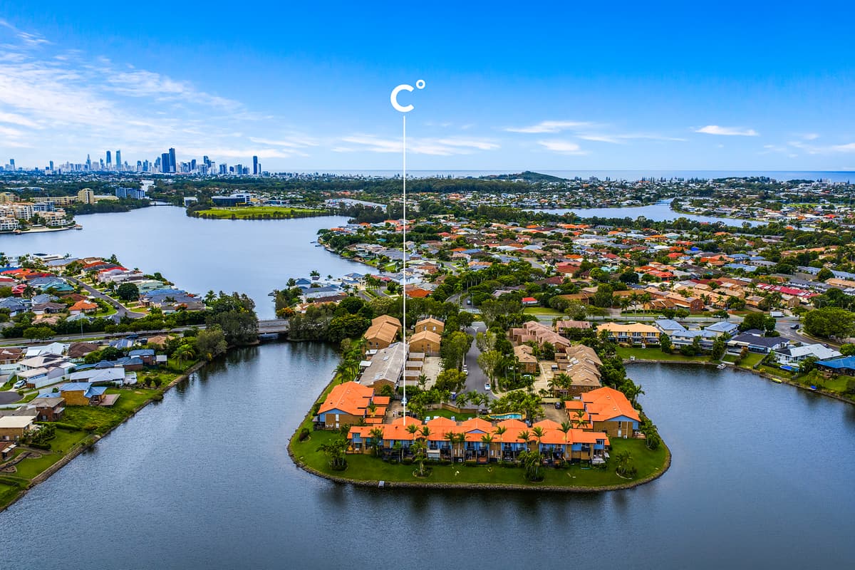 7/6 Lowood Court, Varsity Lakes