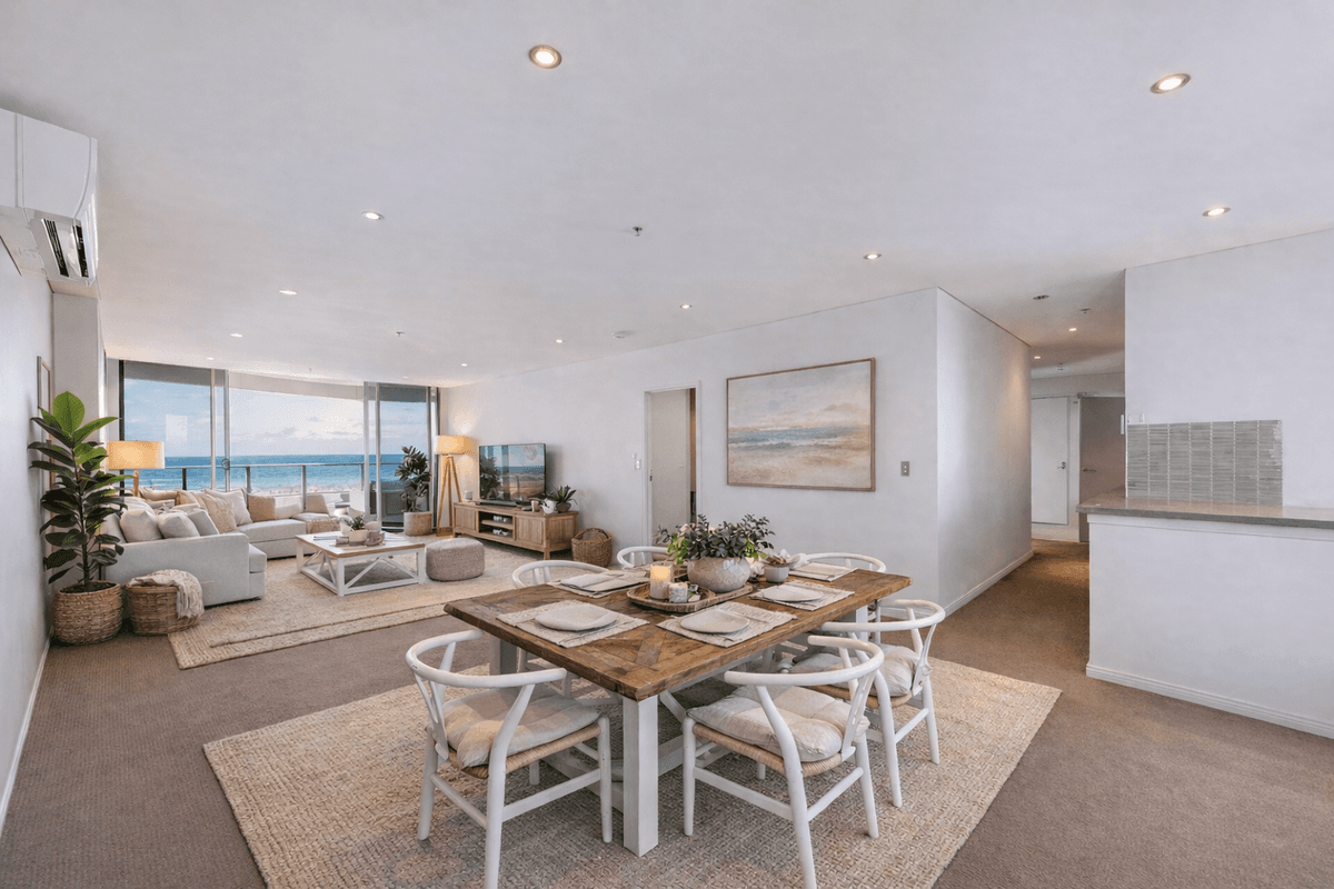 2502/4 Como Crescent, Southport