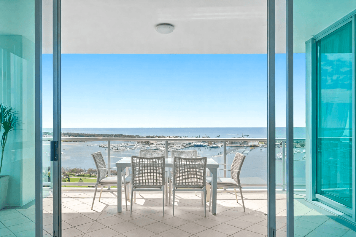 2403/1 Como Crescent, Southport