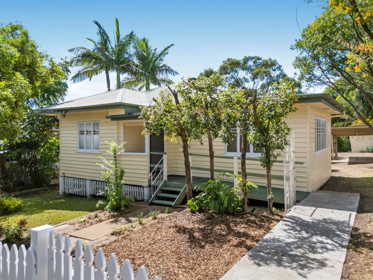 12 McGrath Lane, Booval