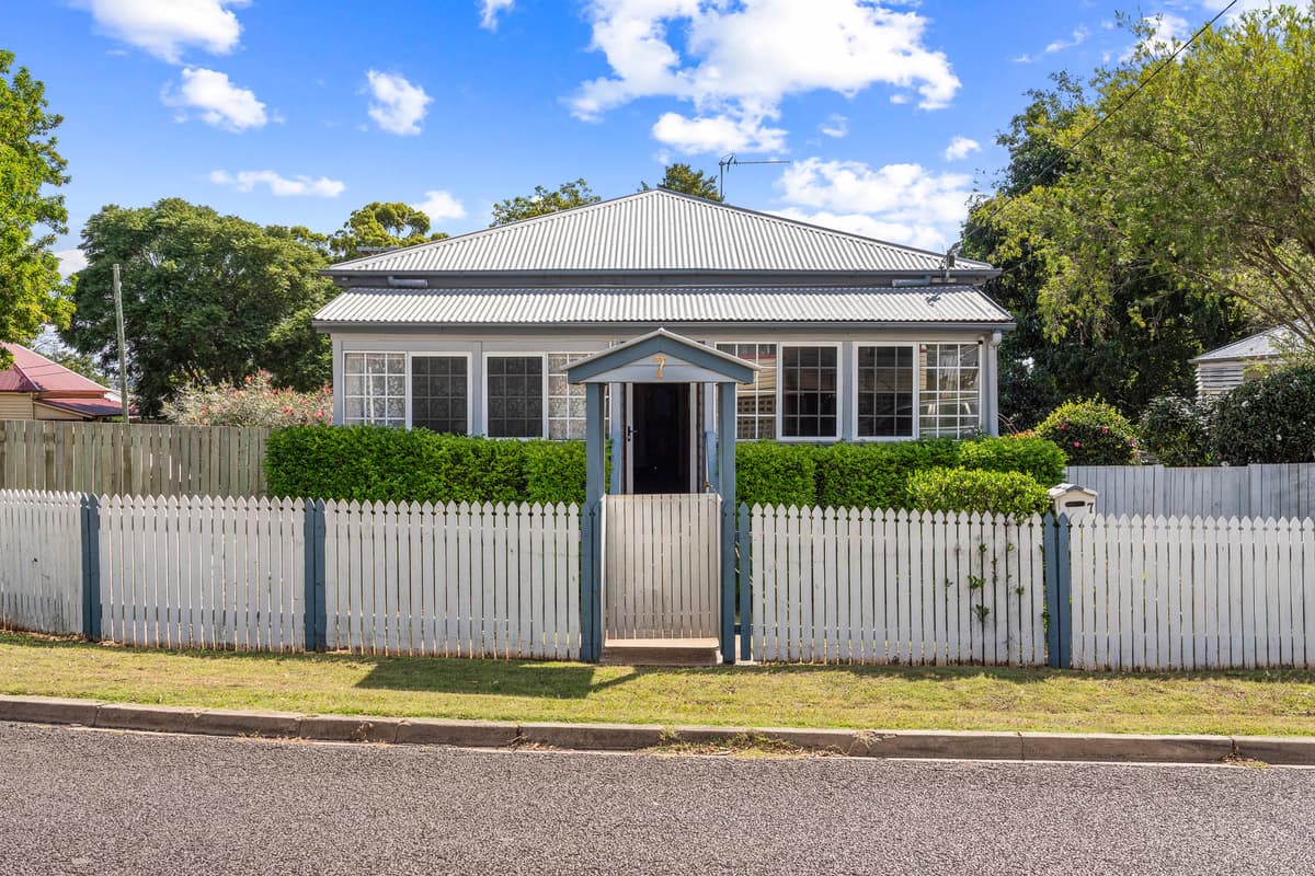 7 Peel Street, South Toowoomba