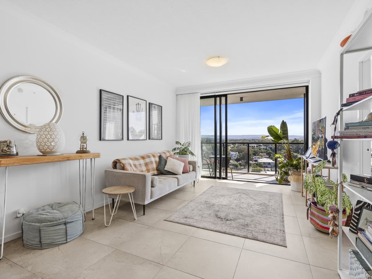 1007/372 Marine Parade, Labrador