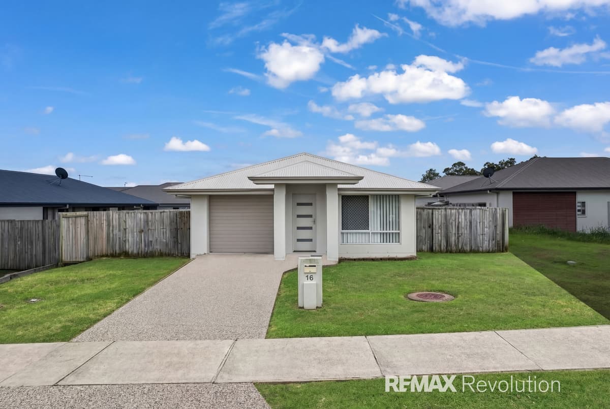 16 Mark Winter Court, Bellbird Park