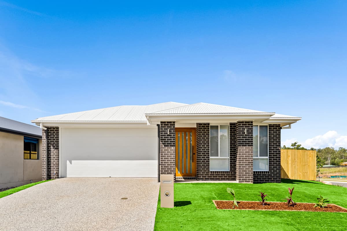 54 Field Crescent, Greenbank