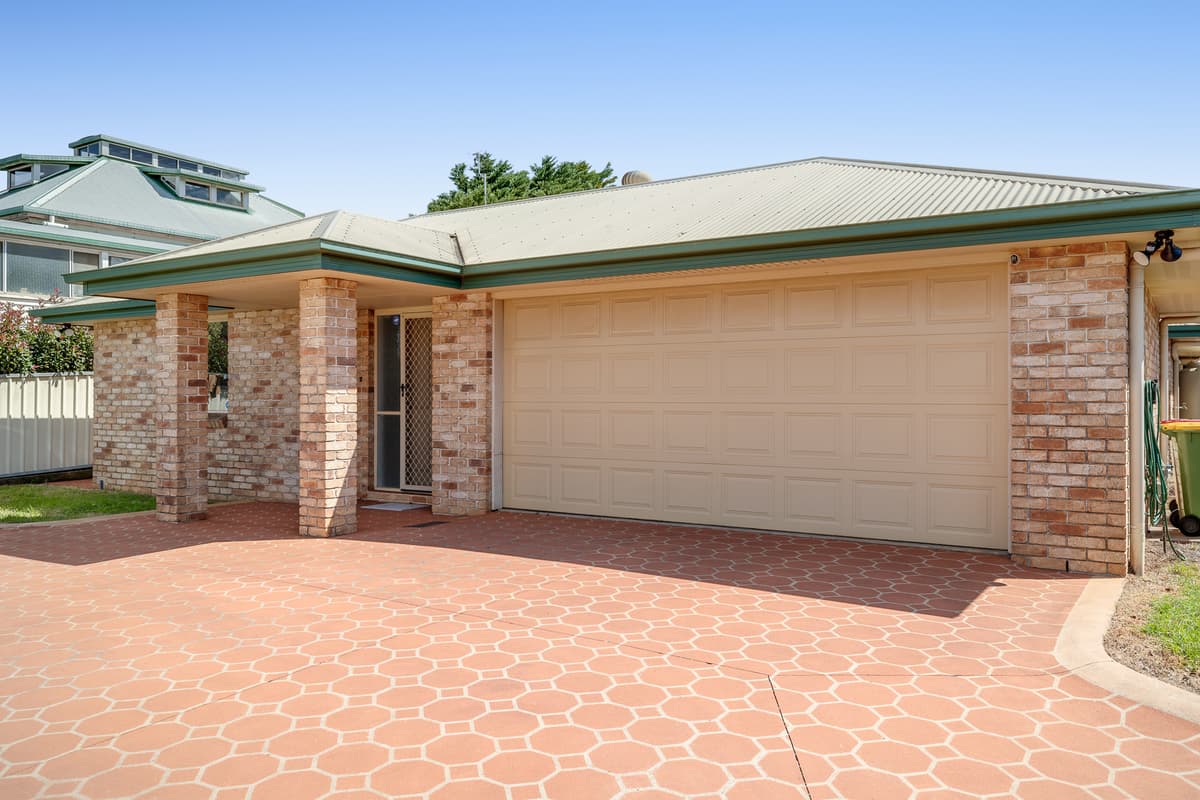 2/31B Holberton Street, Rockville