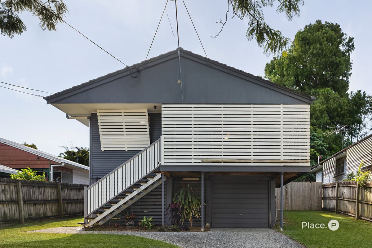 68 Nursery Road, Holland Park West