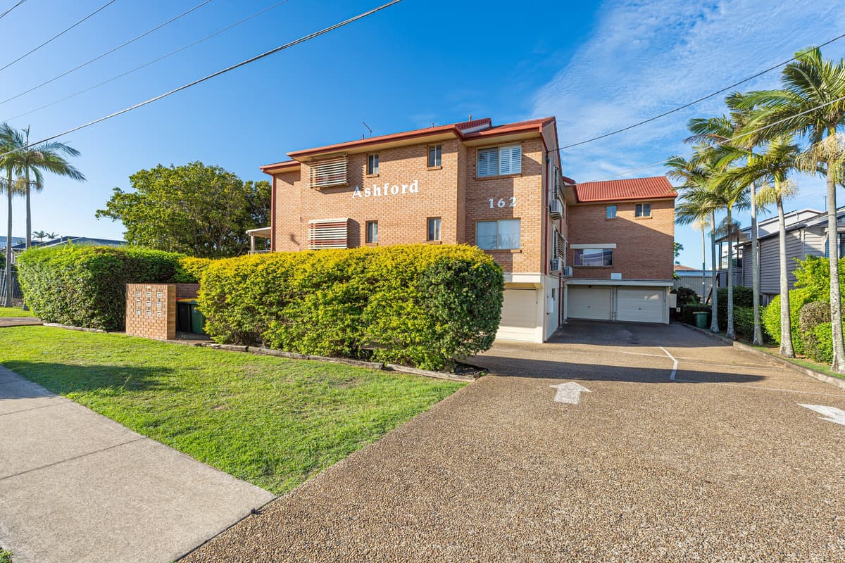 2/162 Prince Edward Parade, Scarborough