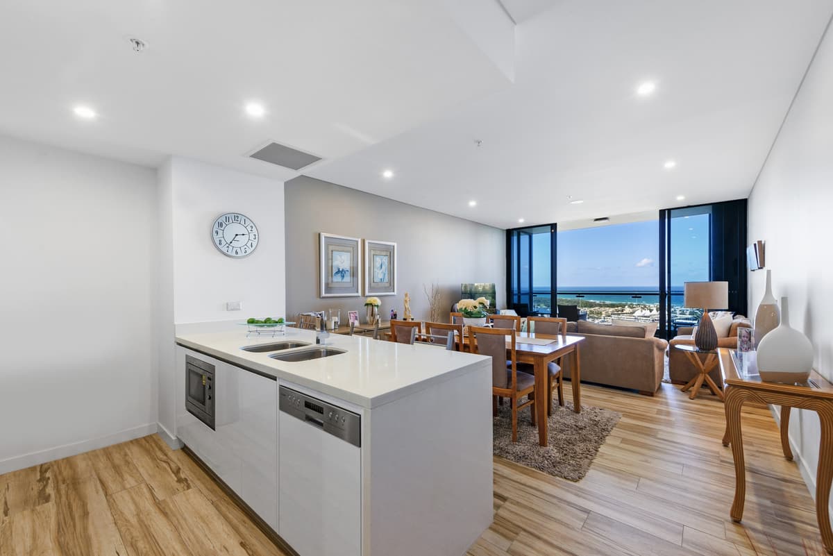 2612/2 Como Crescent, Southport