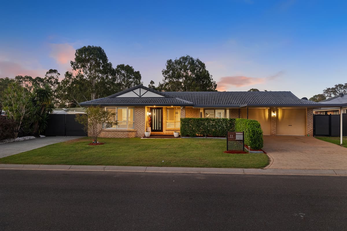 11 Carisbrooke Court, Birkdale