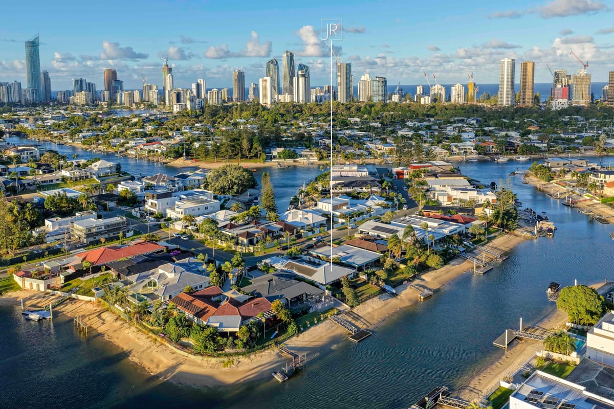 25 Beverley Crescent, Broadbeach Waters