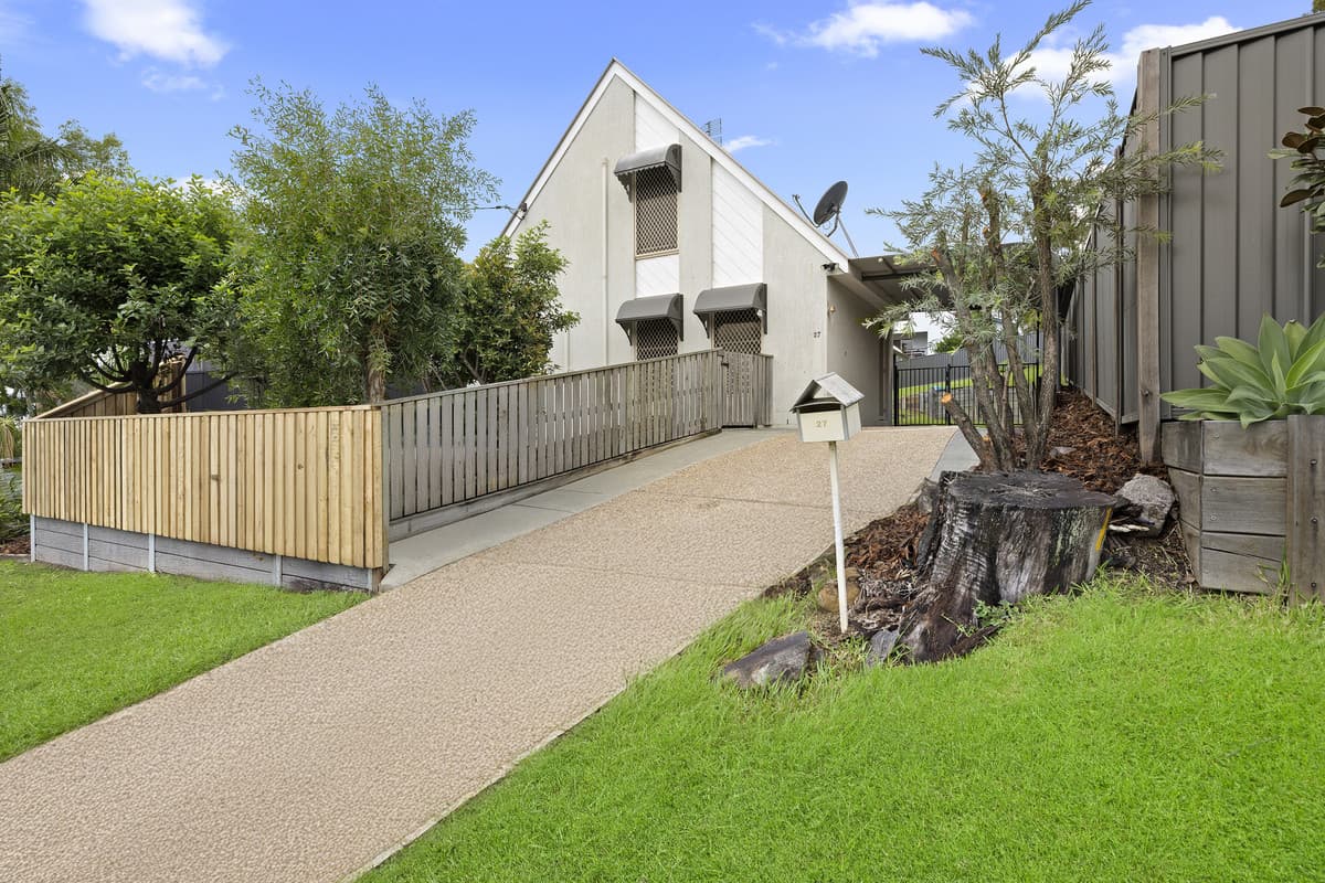 27 Albatross Avenue, Aroona