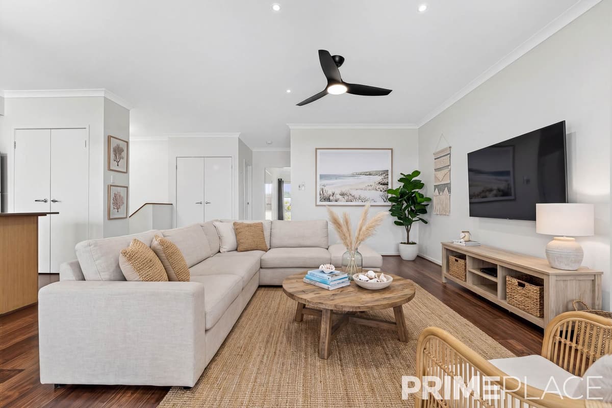 61 OPPERMAN DRIVE, Springfield Lakes