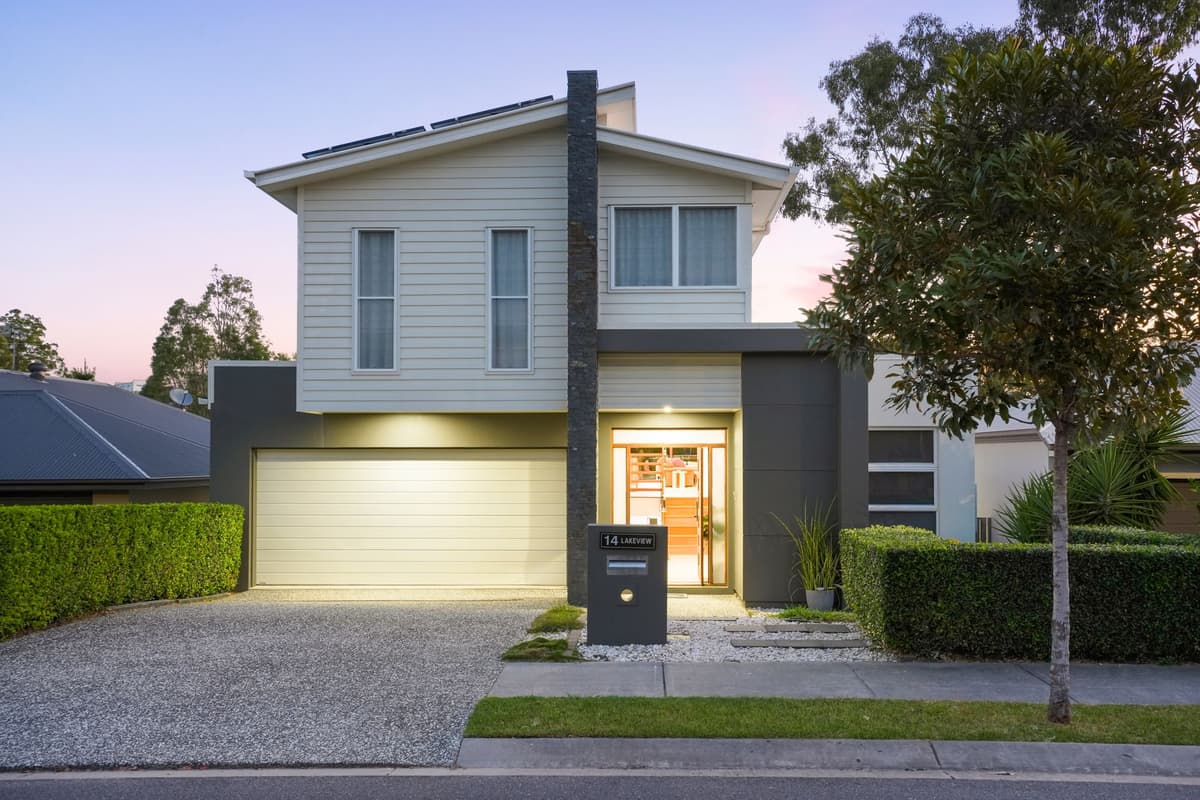 14 Lakeview Place, Springfield Lakes