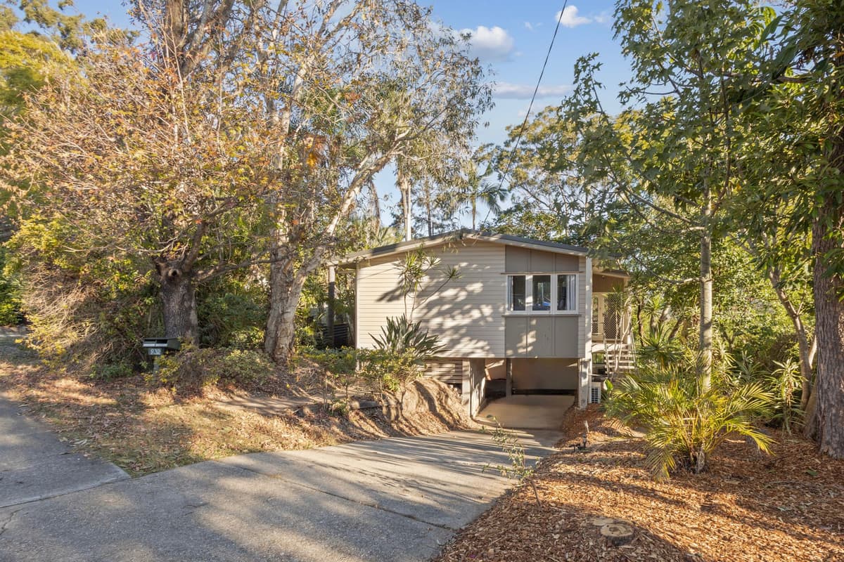 932 South Pine Road, Everton Park