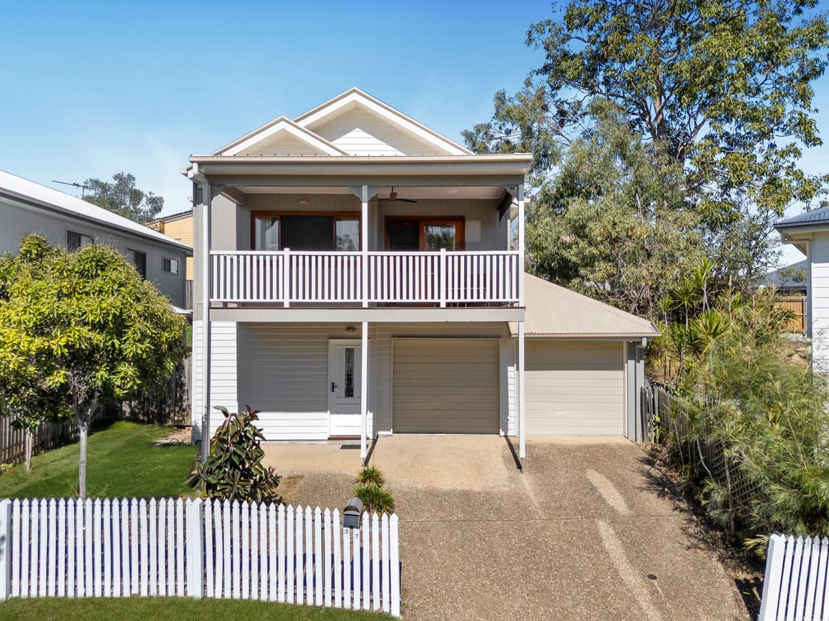 37 Waterside Drive, Springfield Lakes