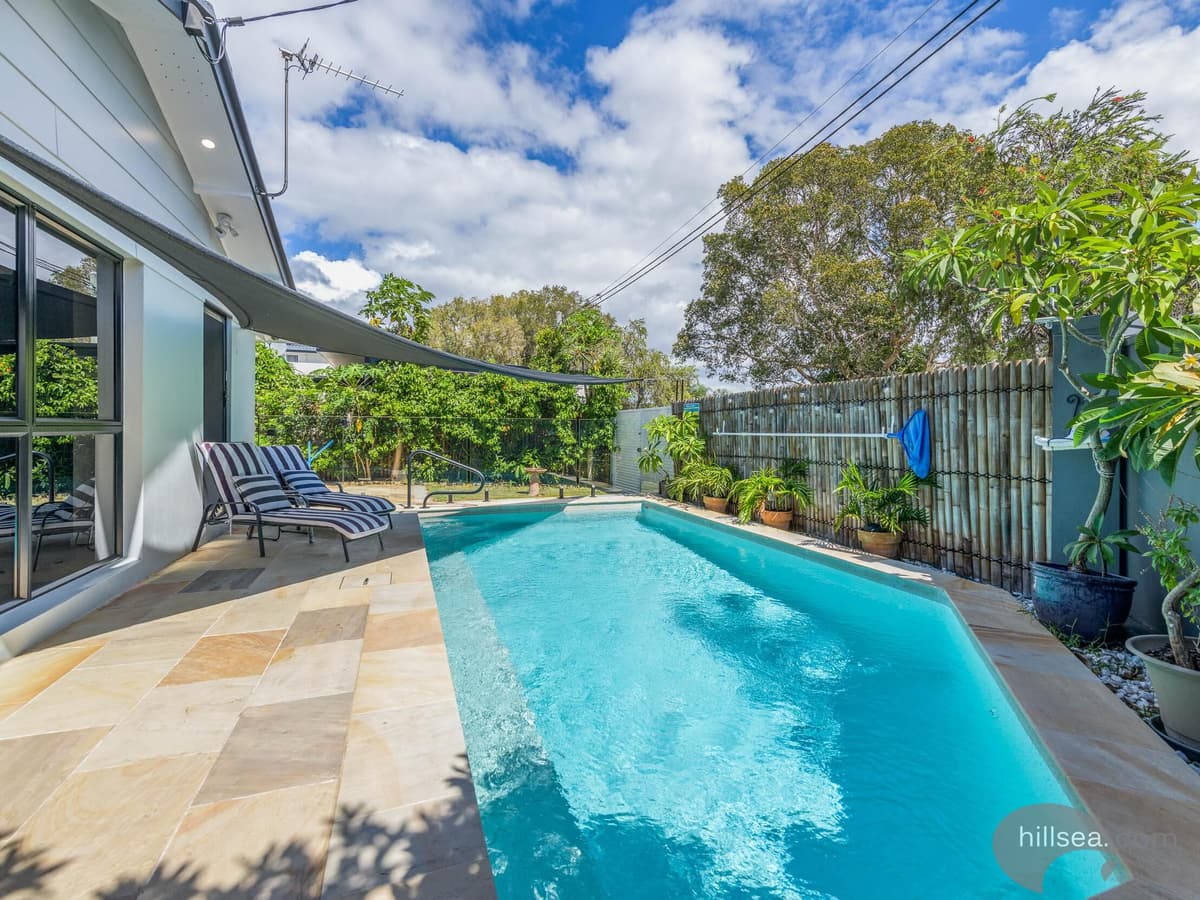 1 Mulkarra Street, Biggera Waters