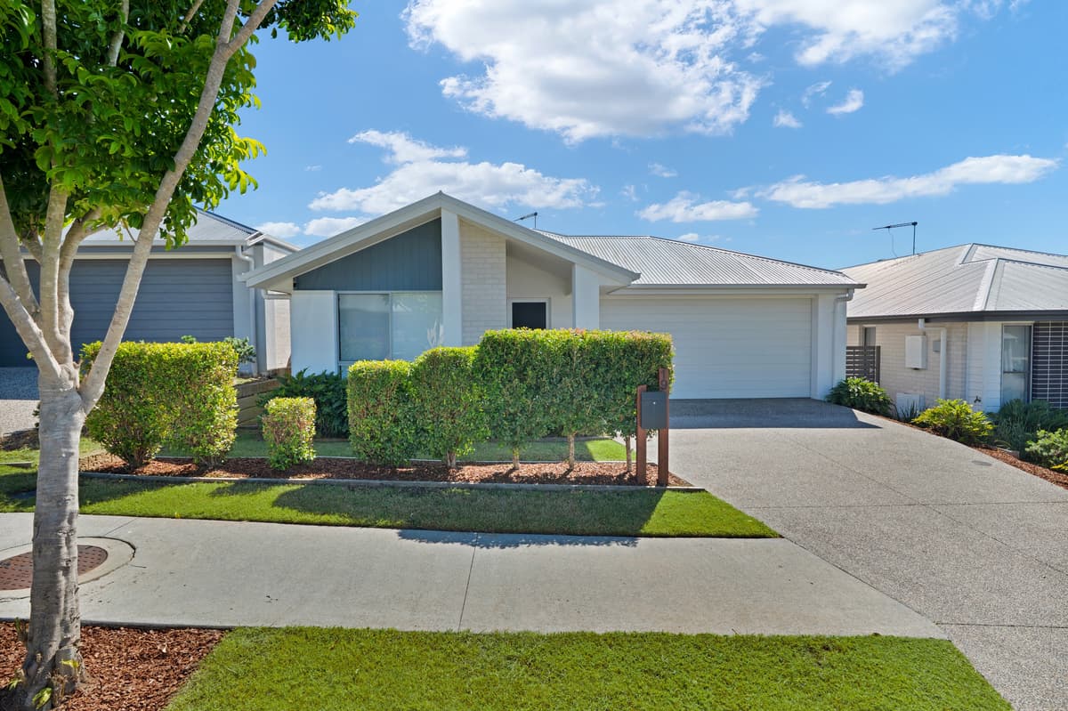 19 Austin Way, Park Ridge