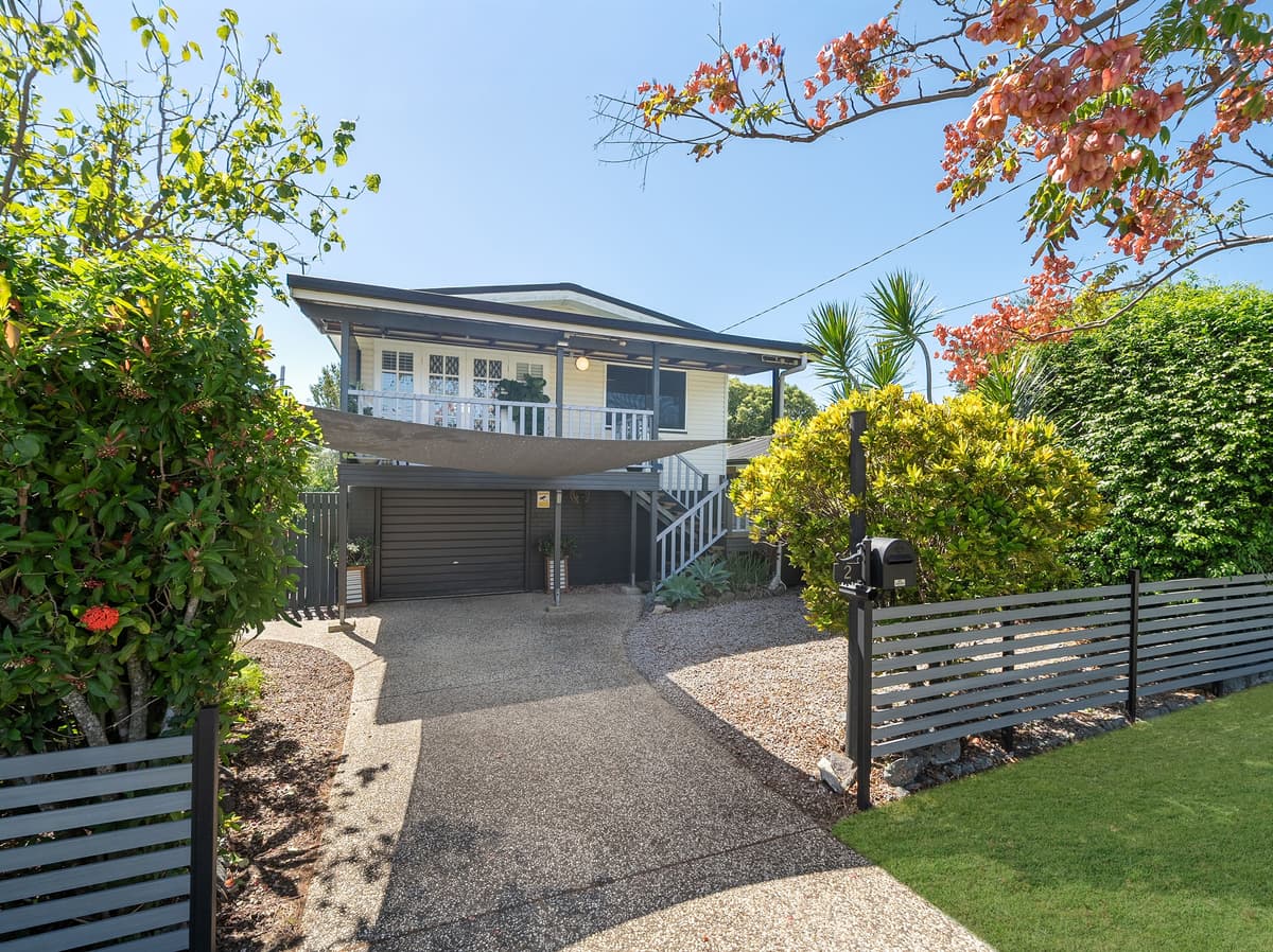 2 Hinton Street, Redcliffe