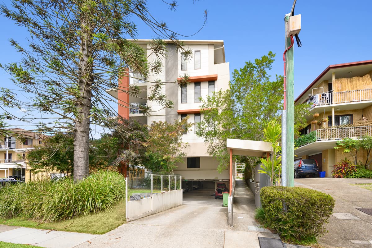 3/20 Lawson Street, Southport