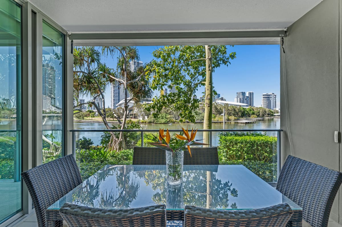 1008/33 T E Peters Drive, Broadbeach Waters