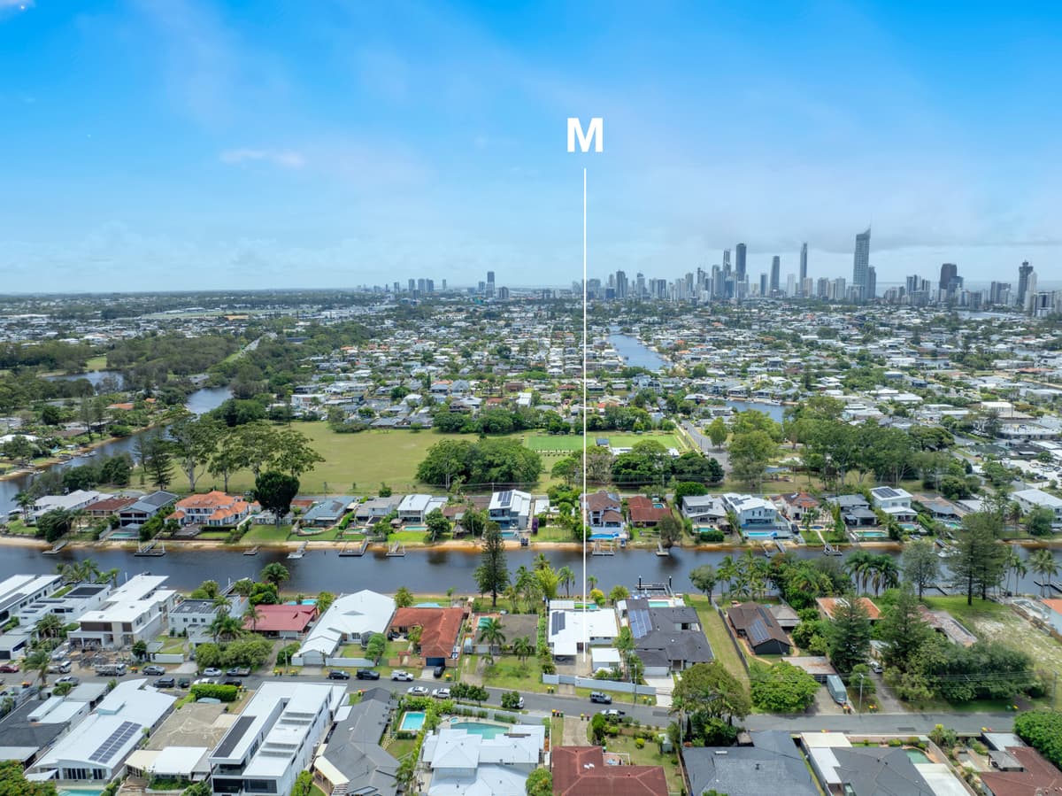 17 Park Avenue, Broadbeach Waters