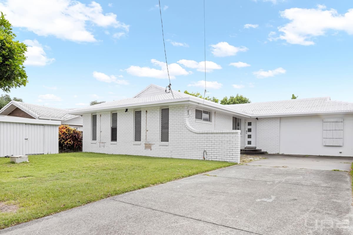 23 Kestrel Drive, Burleigh Waters