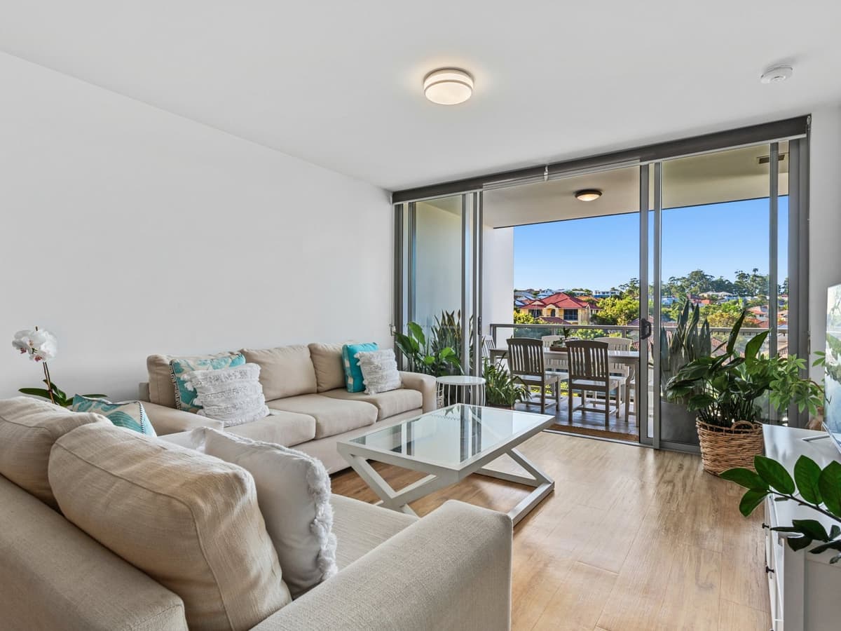 2302/65 Varsity Parade, Varsity Lakes