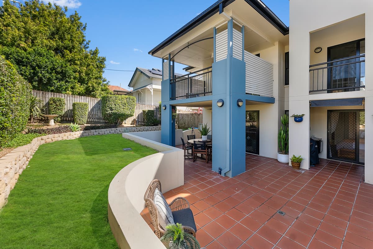 4/4 Lisson Grove, Clayfield