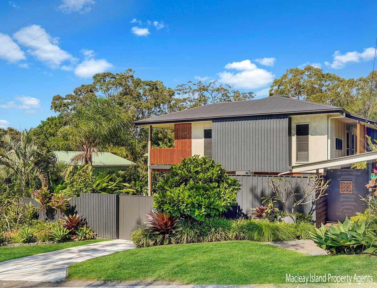 14 Glen Street, Macleay Island