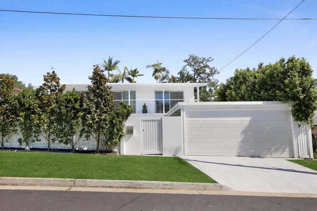 9 Grevillia Avenue, Southport