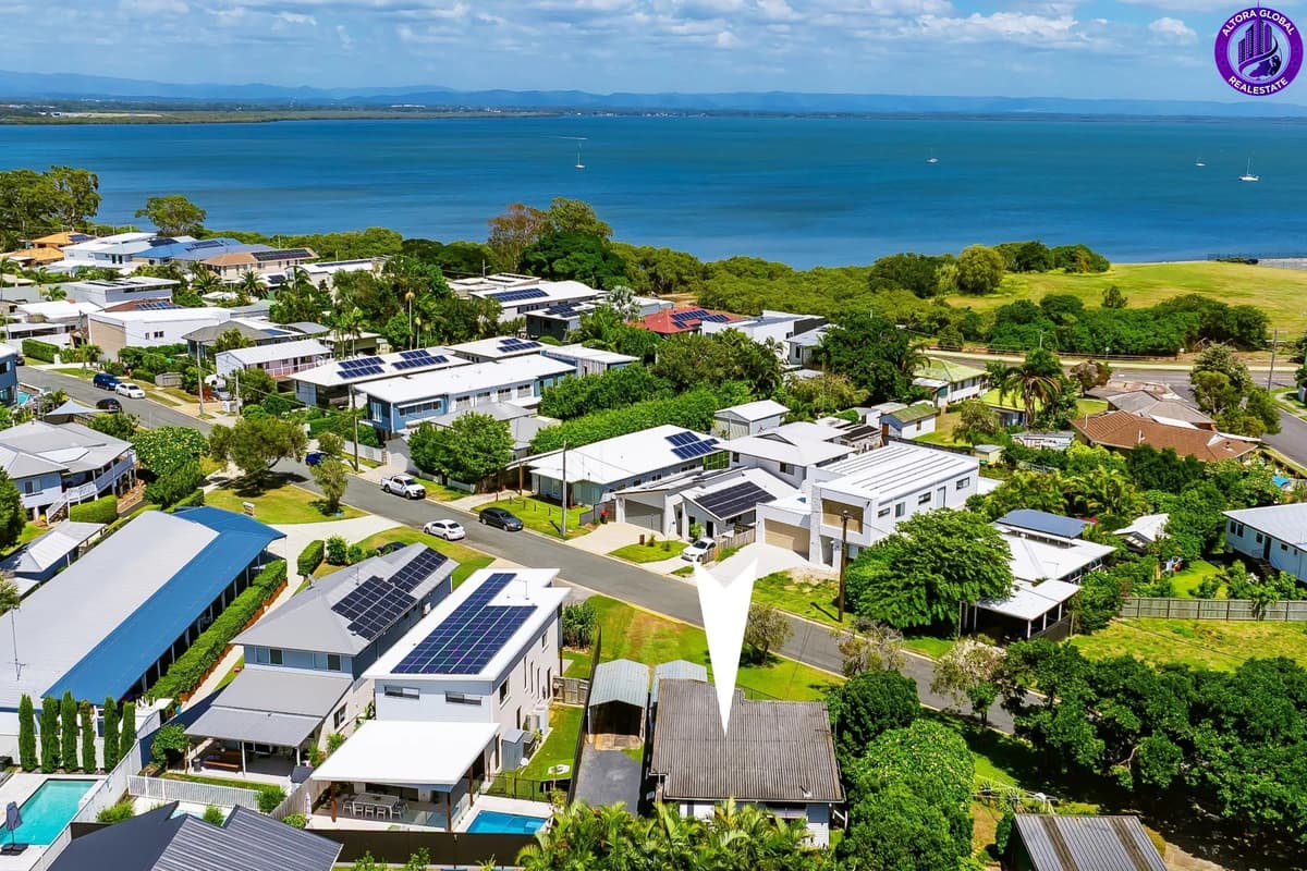 76 FERNLEA AVENUE, Scarborough