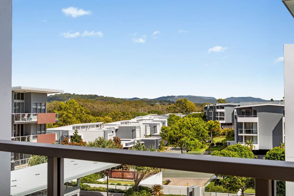 1415/65 Varsity Parade, Varsity Lakes