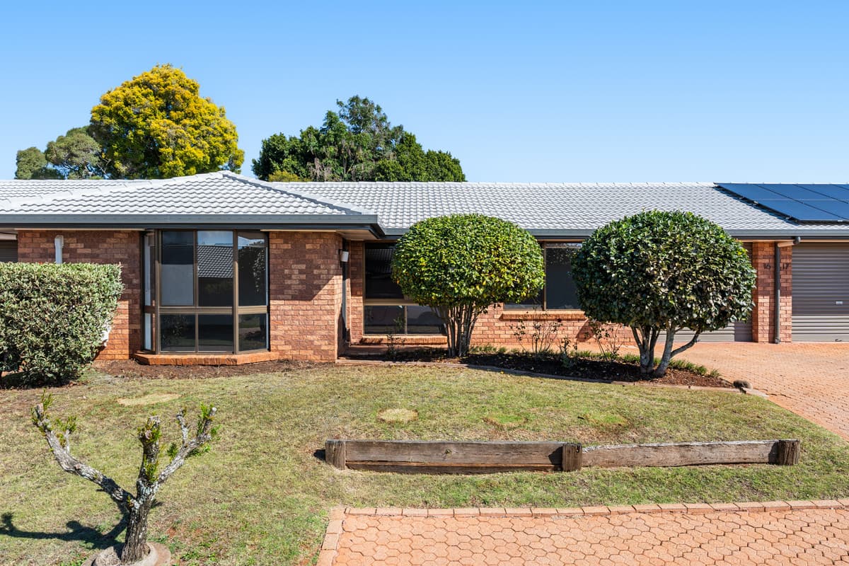 16/301 Bridge Street, Newtown