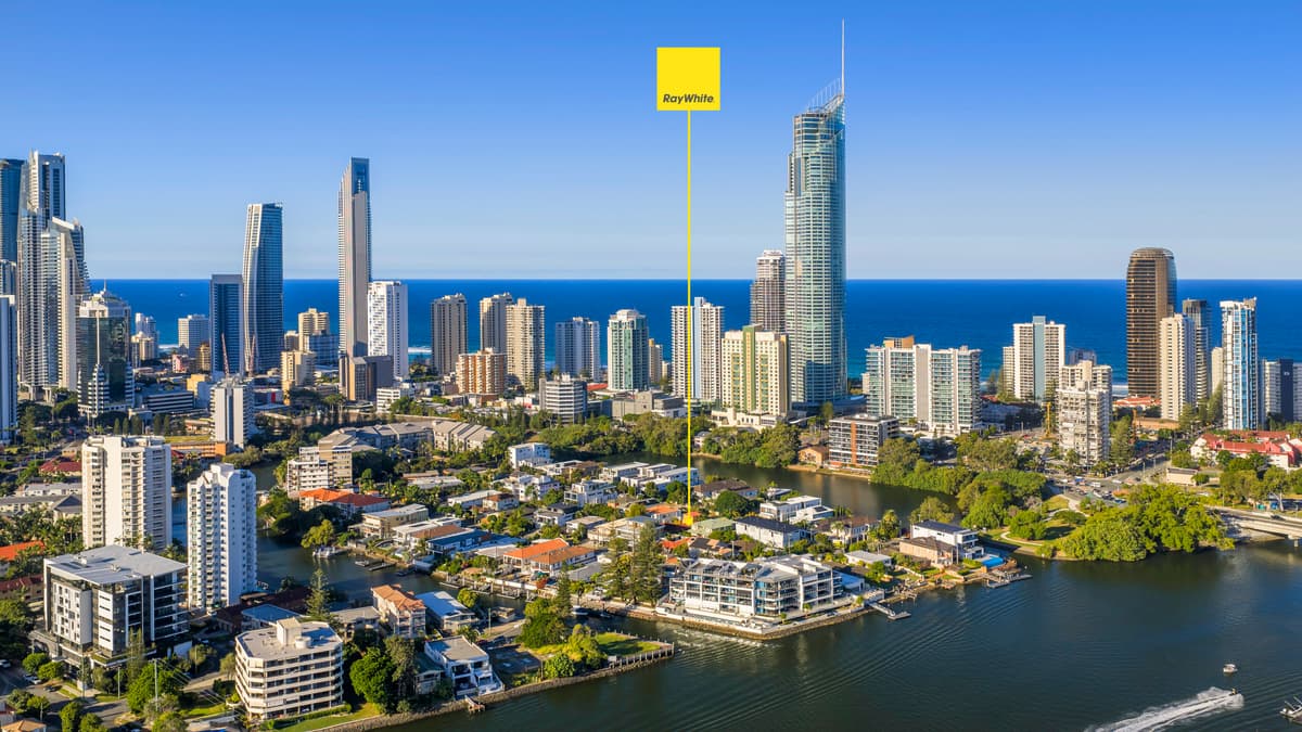 77 Paradise Island, Surfers Paradise