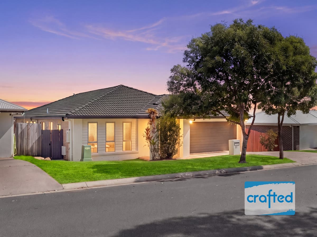 19 Topaz Crescent, Logan Reserve