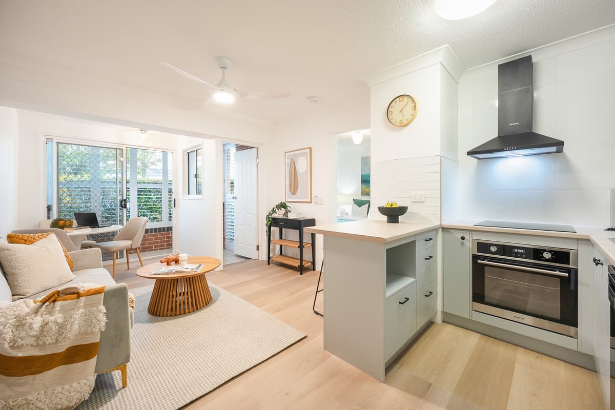 2/151 Beatrice Terrace, Ascot