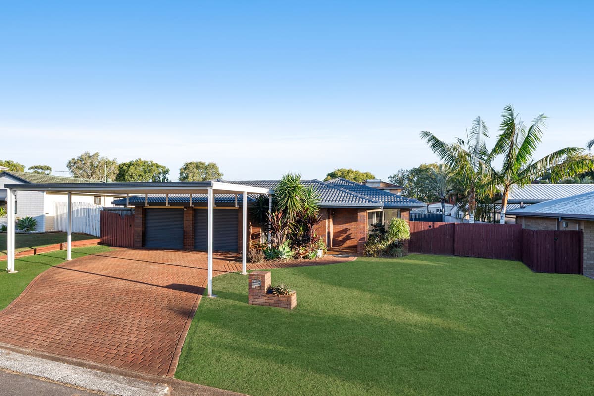 16 Teraglin Street, Manly West