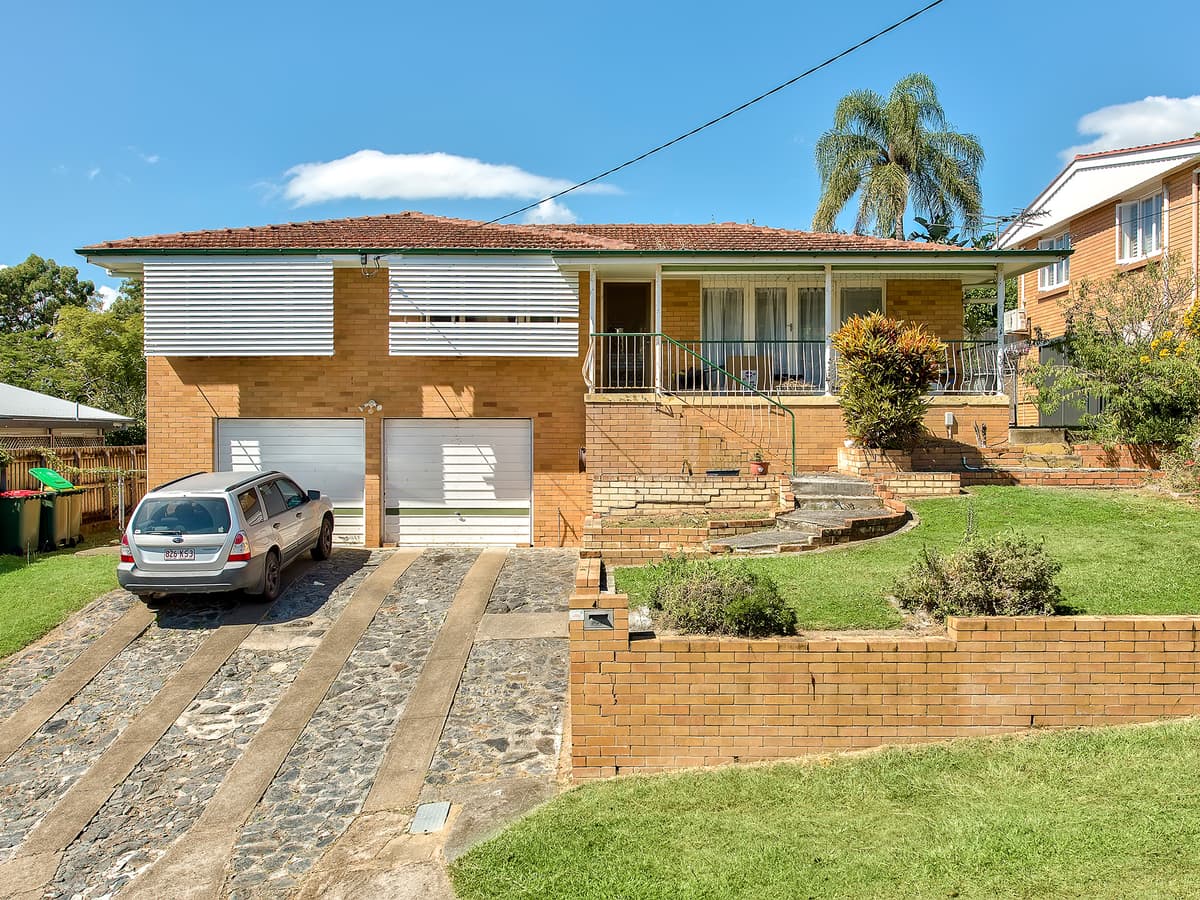 4 Gemalla Street, Stafford Heights