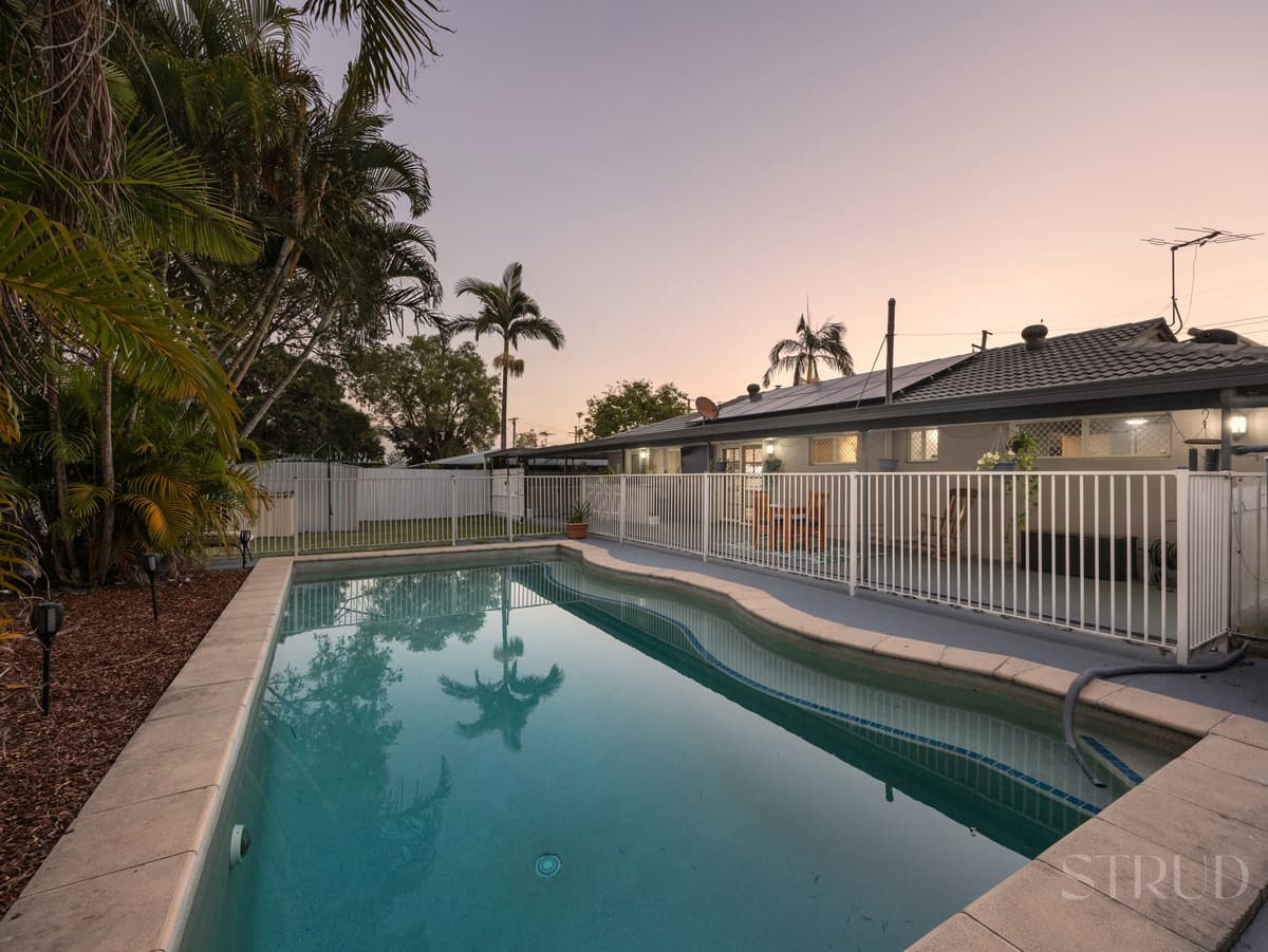 38 Russell Street, Silkstone