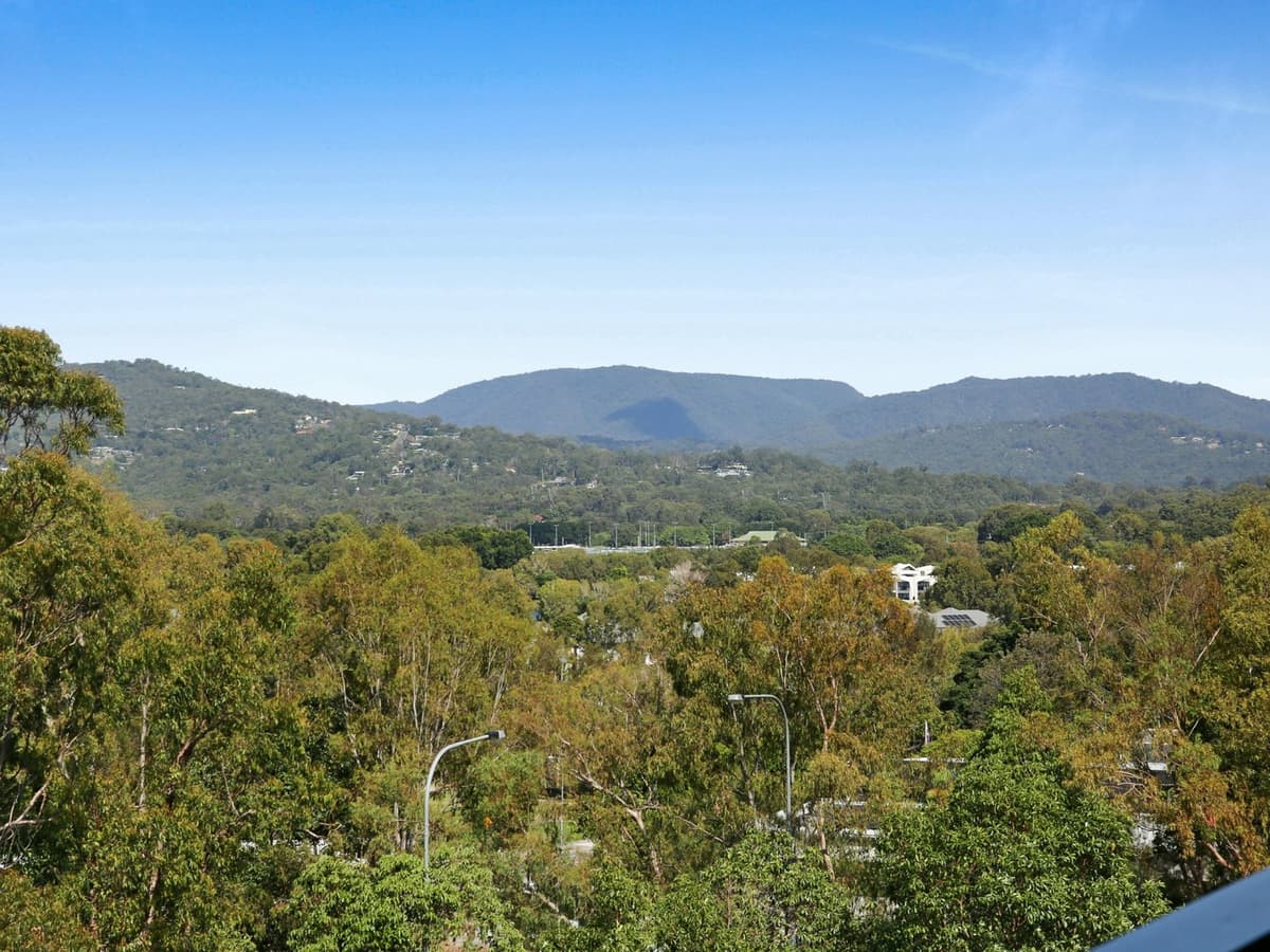 604/1 Waterfront Place, Robina