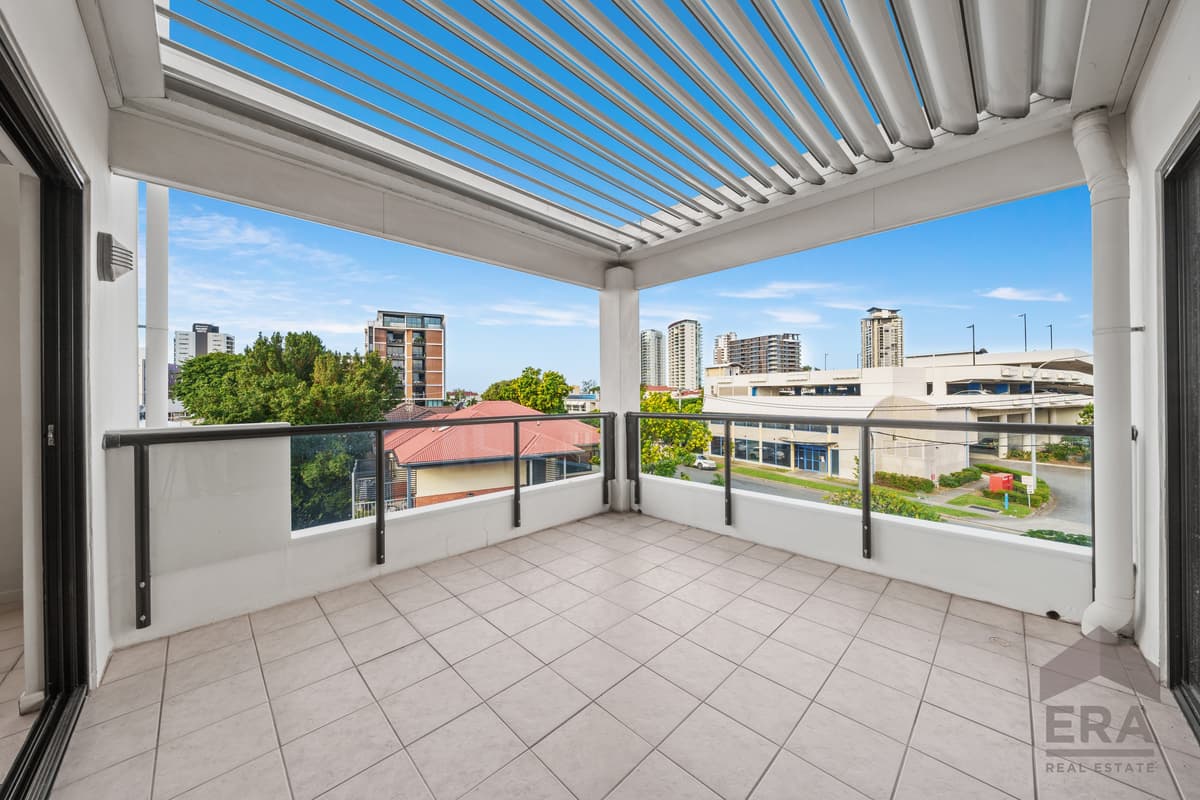 18/31-33 Railway Street, Southport