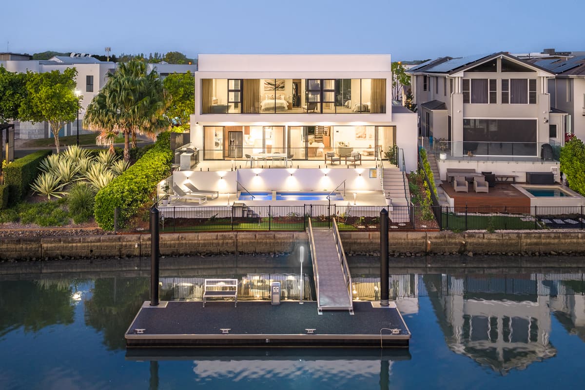 5009 Harbourview Drive, Hope Island