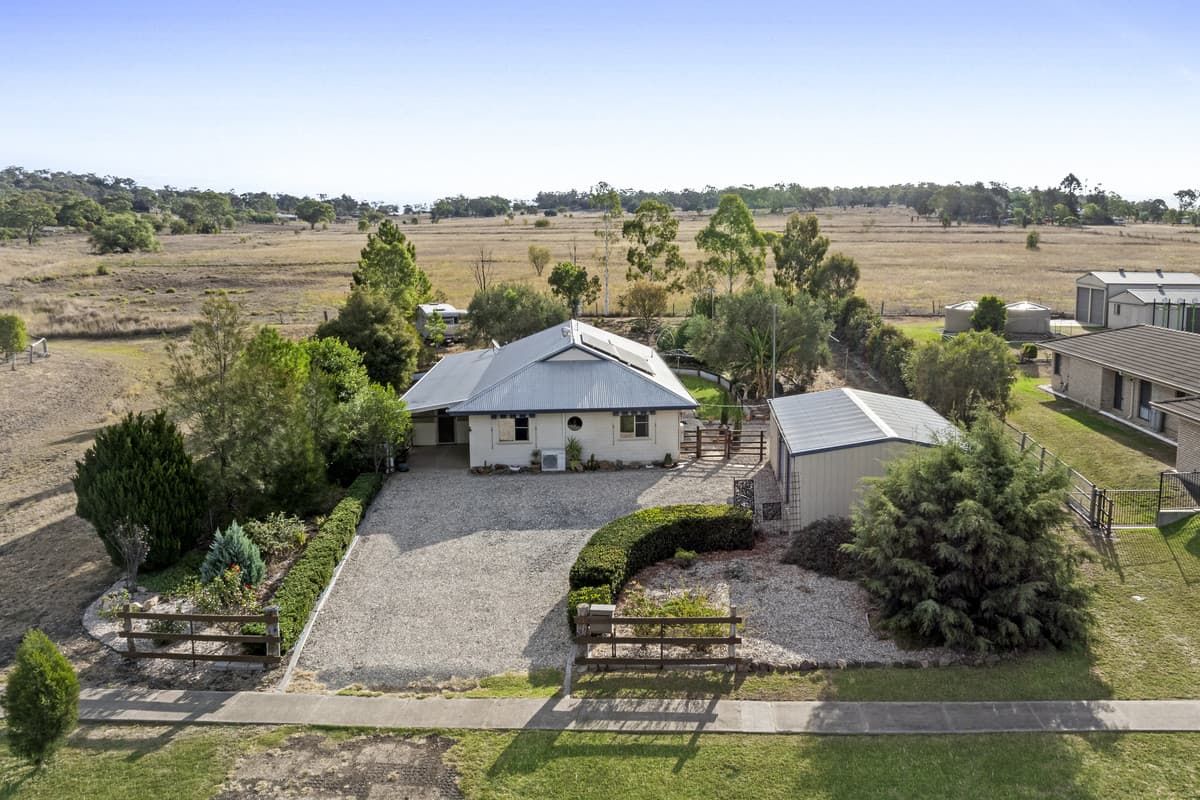 12 Curlew Street, Meringandan West