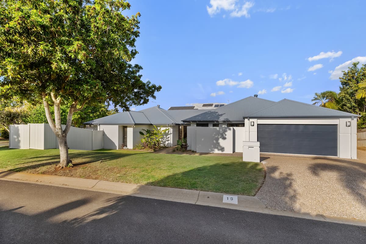 15 Lowe Circuit, Redland Bay