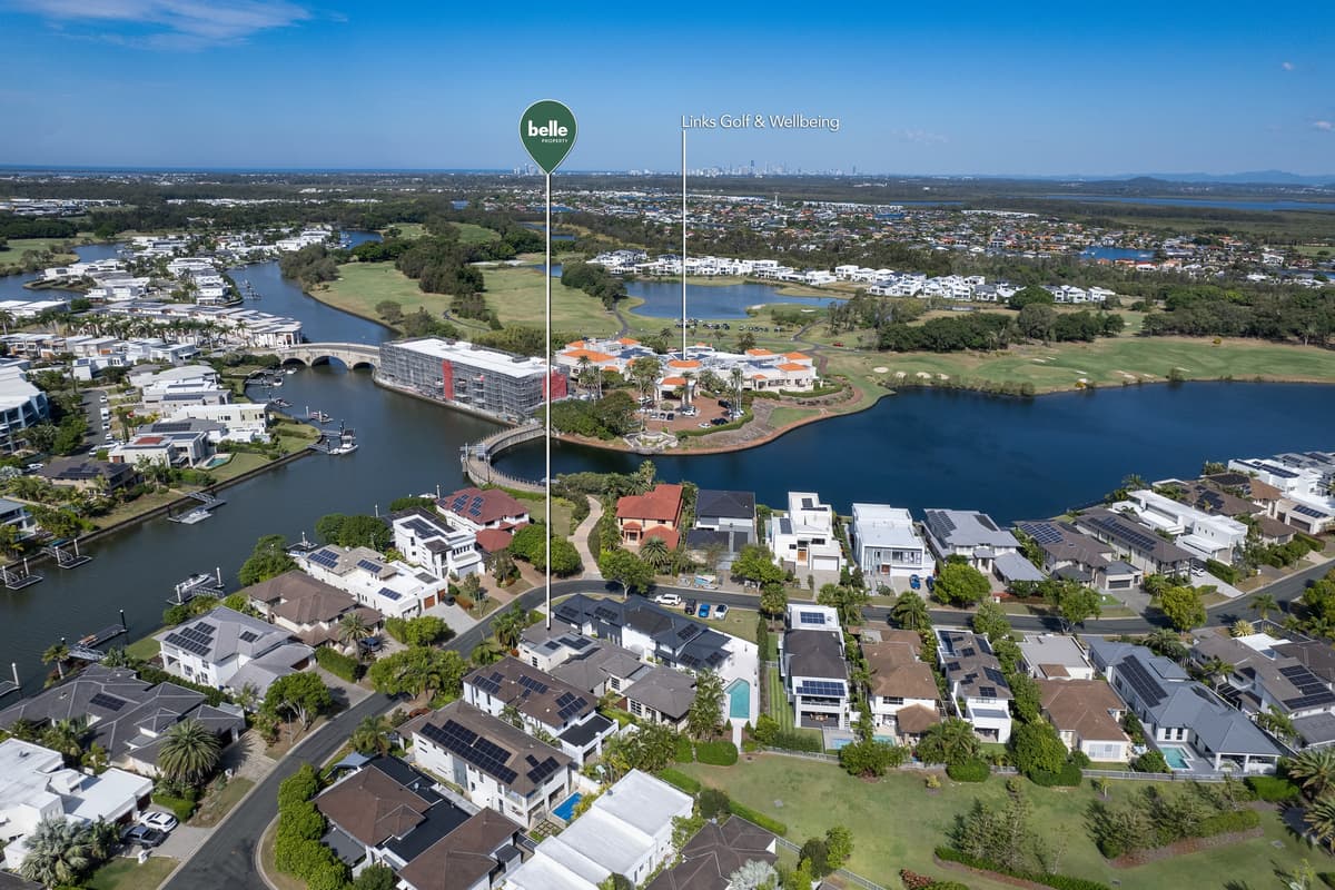 6153 Bolsena Circuit, Hope Island